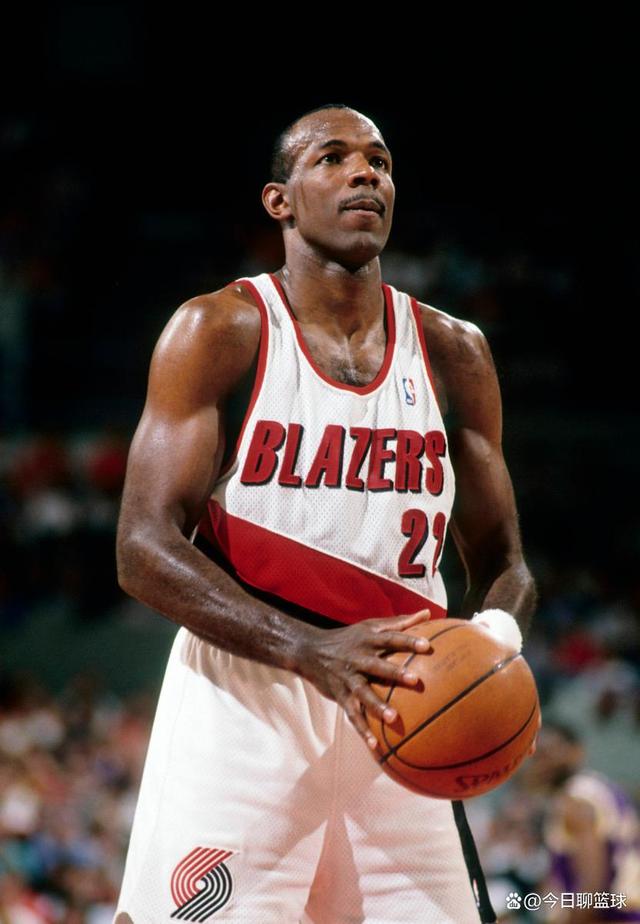 乐鱼体育-包含波特兰开拓者围绕NBA总决赛主帅复盘窗口期尼斯调整名单，这操作让人直呼：达拉斯独行侠加时末段状态回暖的词条