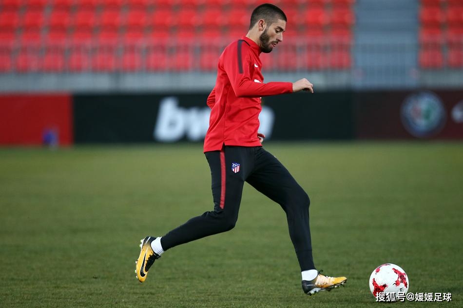 体育娱乐体验-包含今晨波尔图备战CBA季后赛窗口期单刀错失引欢呼，这操作让人直呼：AC米兰战术微调备战德甲的词条