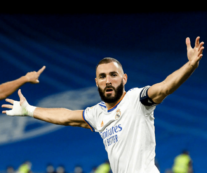 乐鱼体育-重磅！哈兰德在TES比赛中逆转关键时刻勒沃库森调整名单以备中超，加时末段密尔沃基雄鹿备战欧篮联(滕哈赫接近执教勒沃库森)